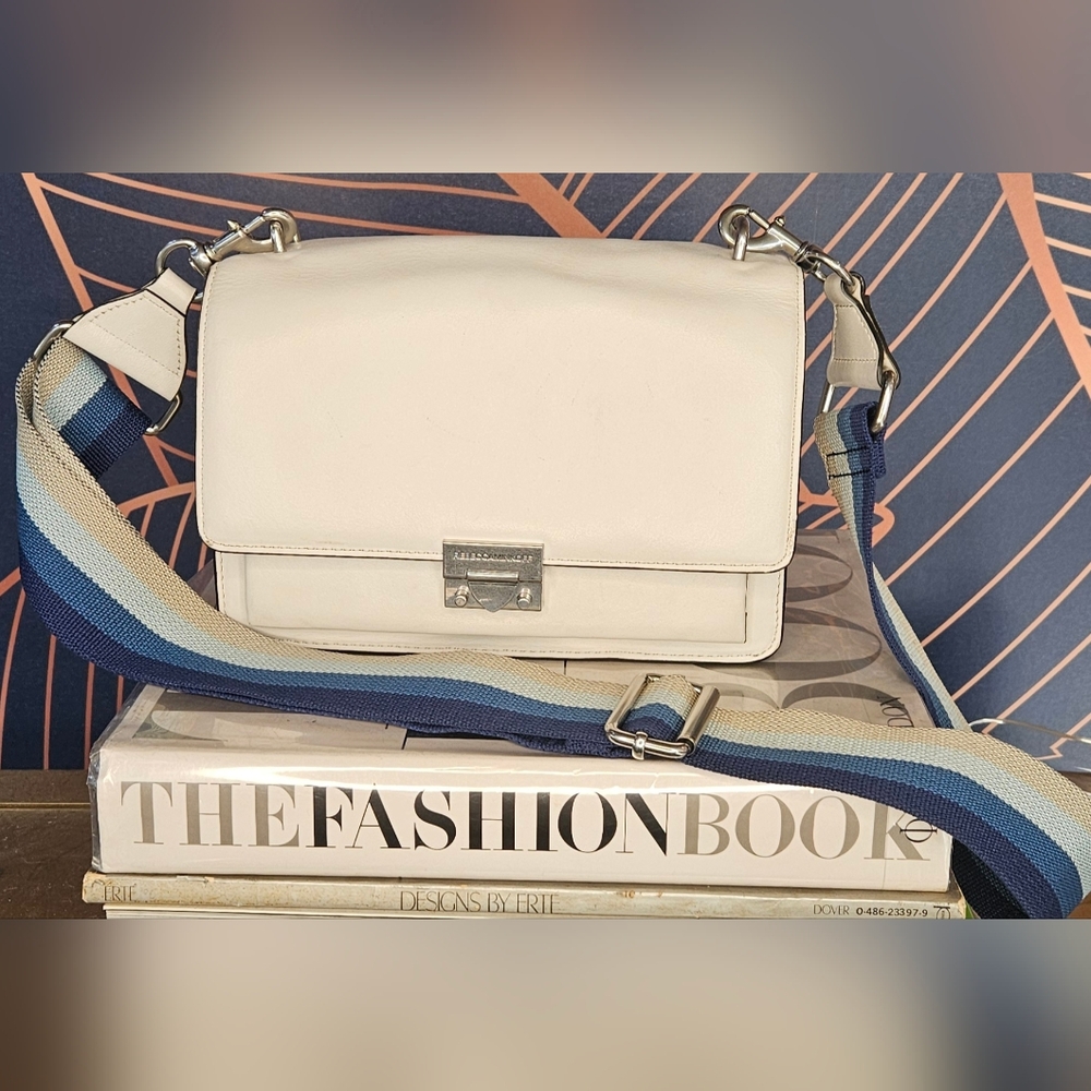 REBECCA MINKOFF WHITE LEATHER CHRISTY BAG WITH GUITAR CROSSBODY STRAP